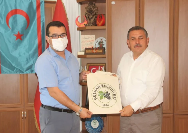 Gülnar Belediyesi makamında gerçekleştirilen görüşmeden görüntü